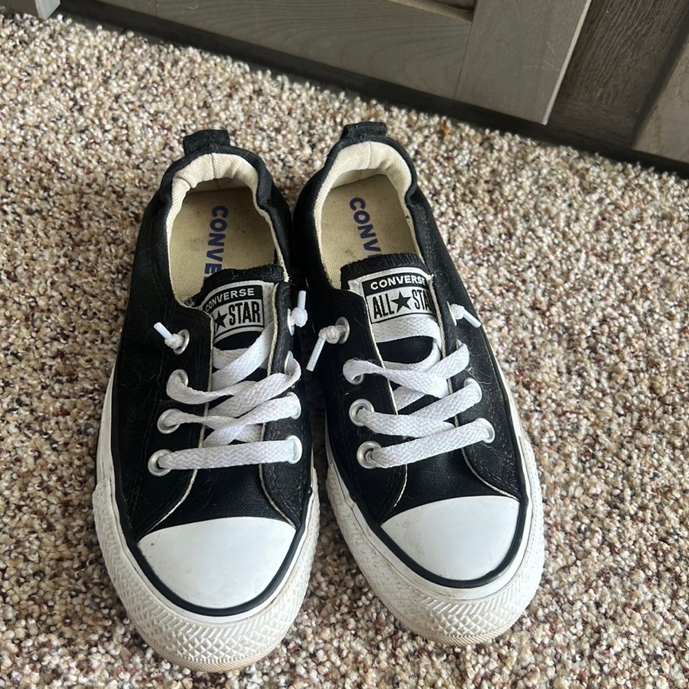 Size 6 converse shoes